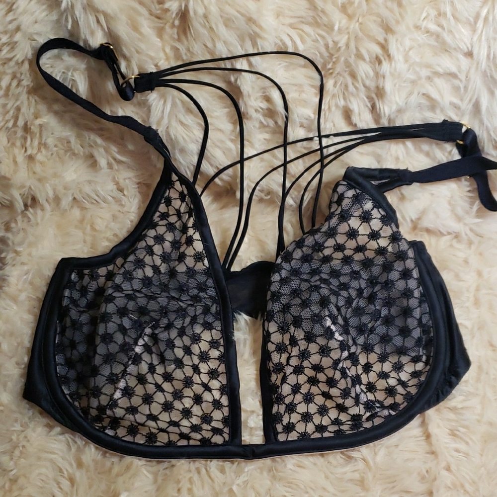 VS Black Lace Strappy Bra
